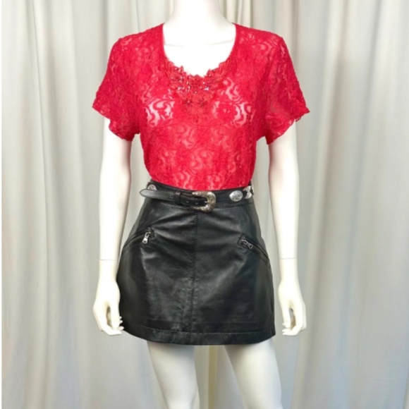 Vintage 2000’s Floral Sheer Lace Scoop V-Neck Short Sleeved Tee Shirt in Red - M - Picture 3 of 9